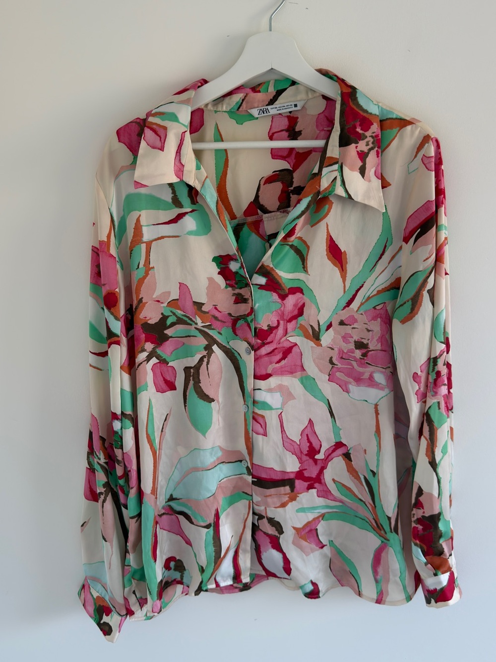 Zara satin Floral Print Button-Up Blouse in Pink & Mint
